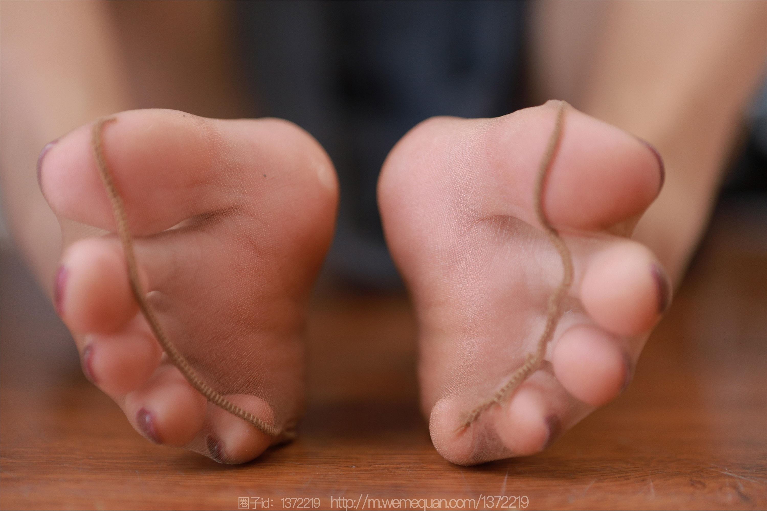 IESS异思趣向  2023.09.15 丝享家 1534 兔兔《贪玩小兔兔》